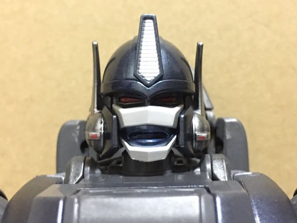 MP 32 Masterpiece Optimus Primal   In Hand Photos Surface On Twitter  (15 of 81)